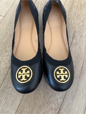 Tory Burch Black flats size 9M